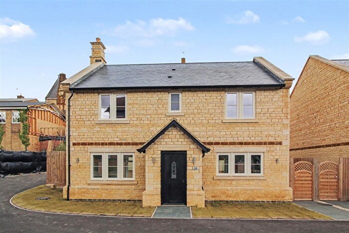 3 Bedroom Detached House To Rent In , Castle Mews, Wellingborough, NN8