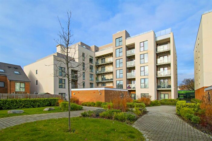 1 Bedroom Flat To Rent In Manor Way, Borehamwood, WD6