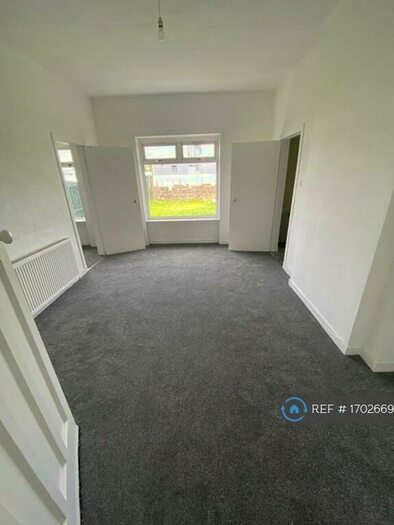 3 Bedroom Flat To Rent In Hillington, Glasgow, G52