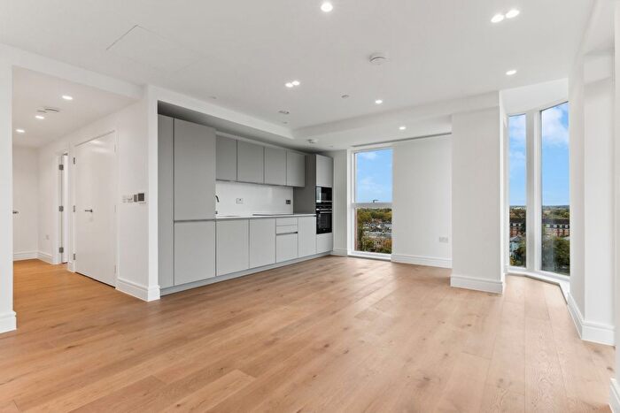 2 Bedroom Flat To Rent In Chiswick High Road, Chiswick, W4