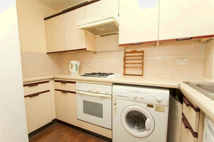 2 Bedroom Apartment To Rent In Guillemot Court, Raven Close, London, NW9