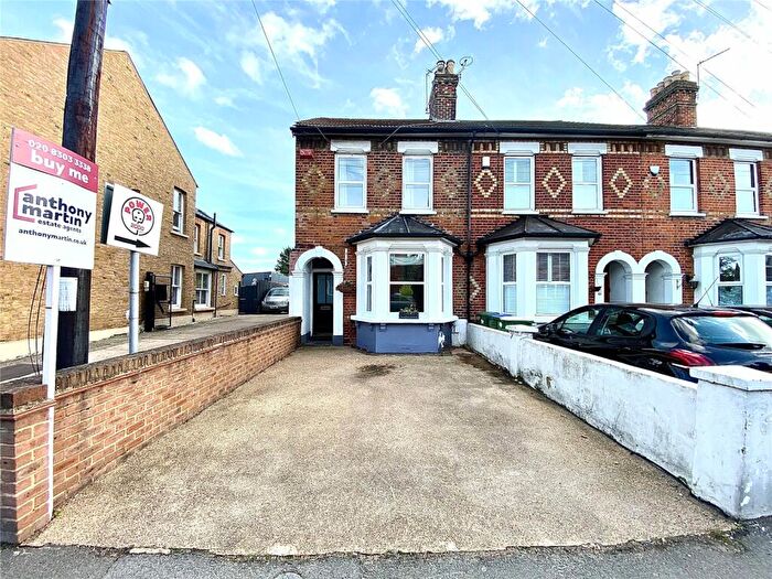 3 Bedroom Semi-Detached House To Rent In Bourne Road, Bexley Village, Kent, DA5