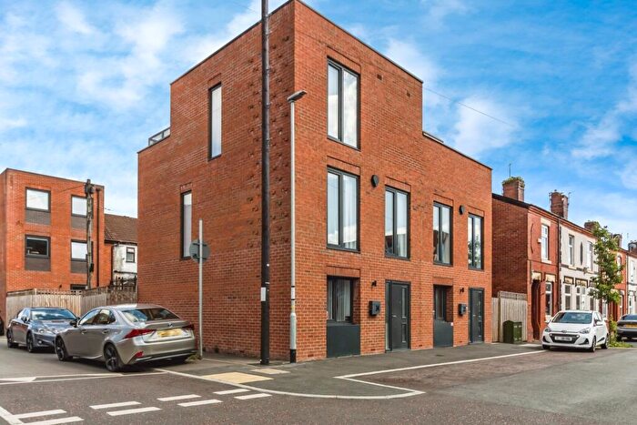 3 Bedroom Semi-Detached House For Sale In Nansen Street, Salford, M6