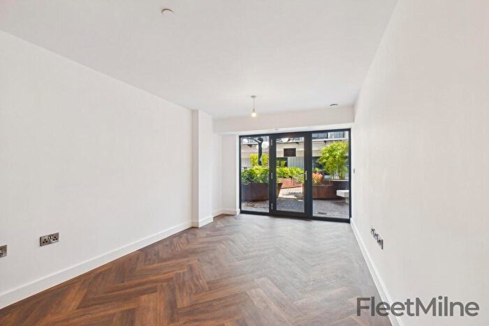 1 Bedroom Apartment For Sale In St Paul's Square, Birmingham, B3