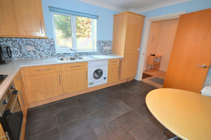 4 Bedroom Detached House To Rent In Hartmoor Gardens, Ensbury Park, Bournemouth, BH10