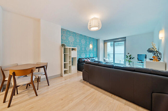2 Bedroom Apartment For Sale In Watson Street, Manchester, Greater Manchester, M3
