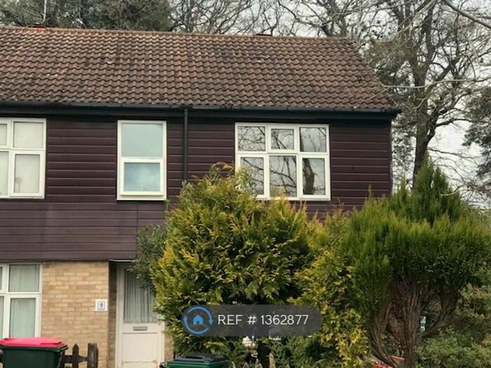 Studio To Rent In Osney Close, Crawley, RH11