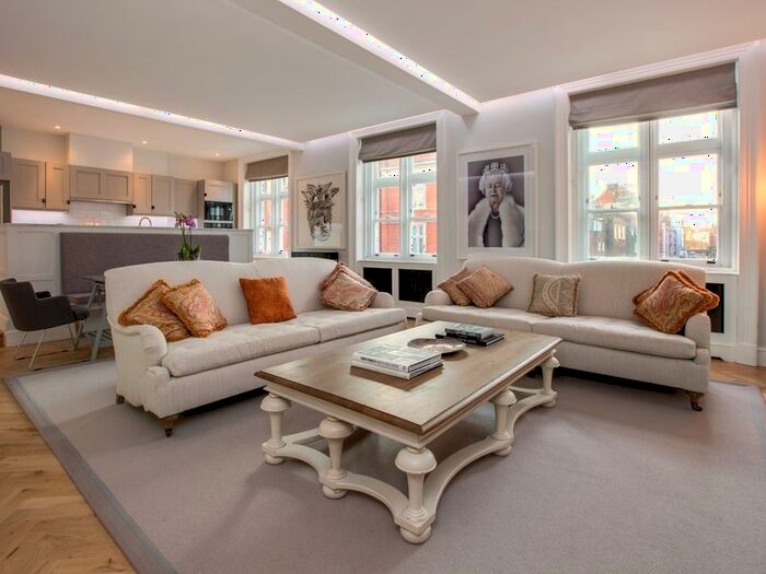 3 Bedroom Flat To Rent In North Audley Street, London, W1K