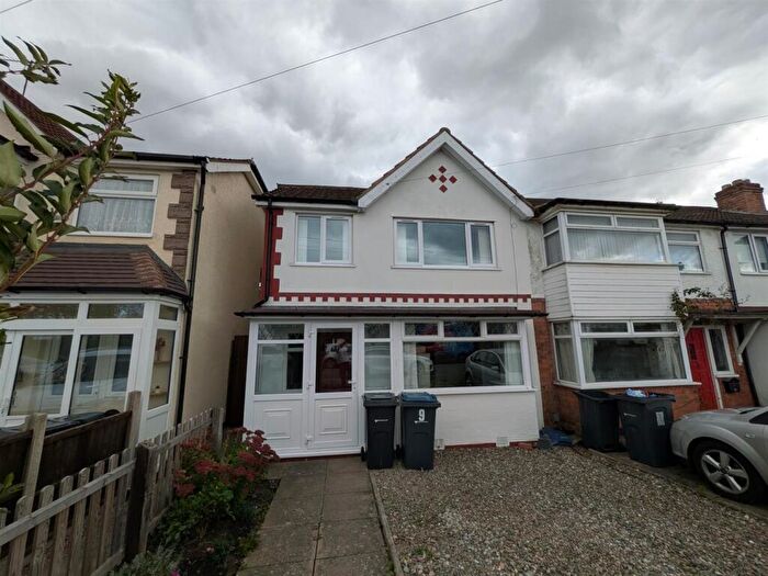 3 Bedroom End Of Terrace House To Rent In Benson Road, Kings Heath, Birmingham, B14