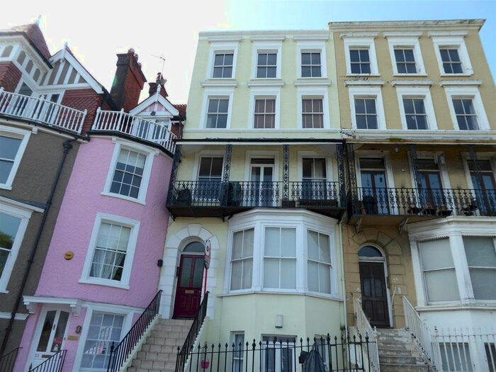 2 Bedroom Flat To Rent In Eagle Cottages, Eagle Hill, Ramsgate, CT11