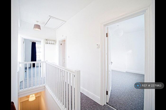 2 Bedroom Flat To Rent In Church Road, Kingswood, Bristol, BS15