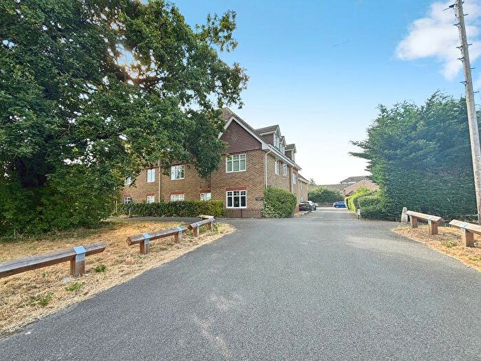 1 Bedroom Flat To Rent In Vale Road, Camberley, Surrey, GU15