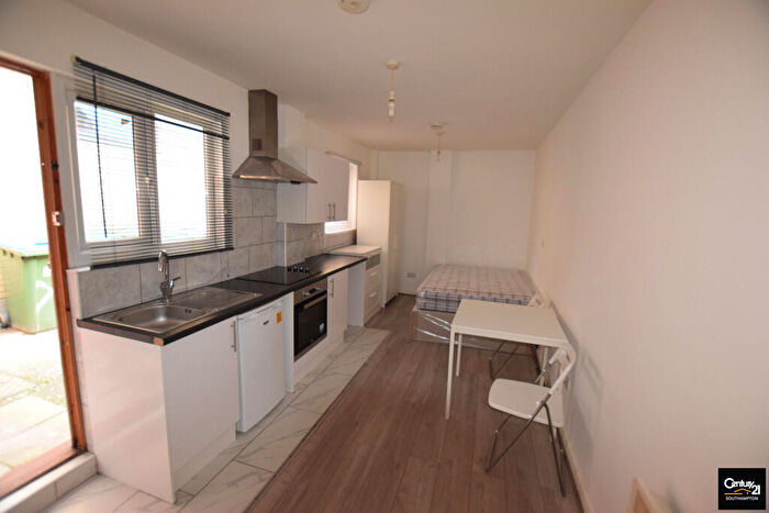 Flat To Rent In |Ref: |, London Road, Southampton, SO15