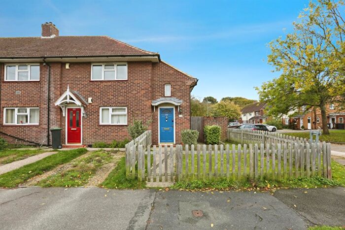2 Bedroom Flat For Sale In St. Nicholas Avenue, Gosport, PO13