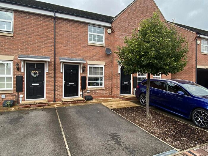 2 Bedroom Town House To Rent In Carter Street, Howden, DN14
