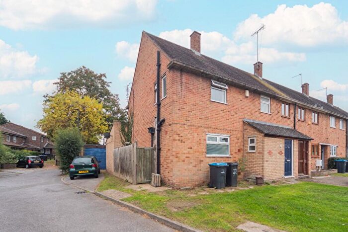 4 Bedroom End Of Terrace House For Sale In Bridgend Road, Enfield, Greater London, EN1