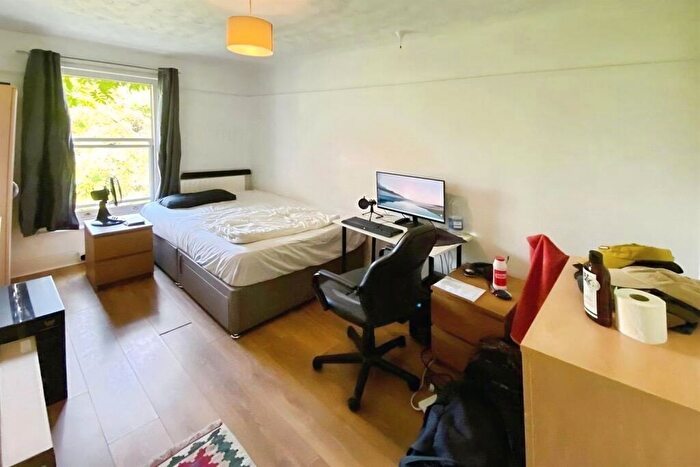 1 Bedroom Flat To Rent In Malmesbury Road, SO15