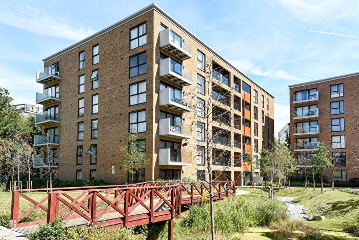 2 Bedroom Flat To Rent In Pisces Court, Edgware, HA8