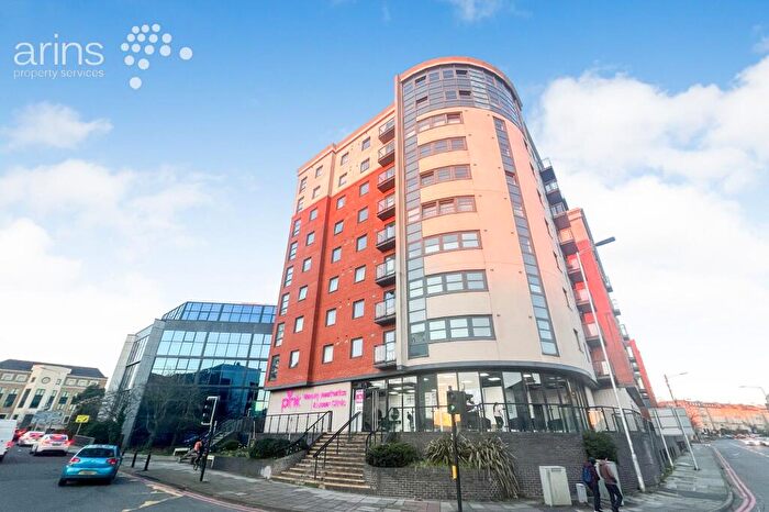 3 Bedroom Flat For Sale In Kennet Street, Reading, RG1