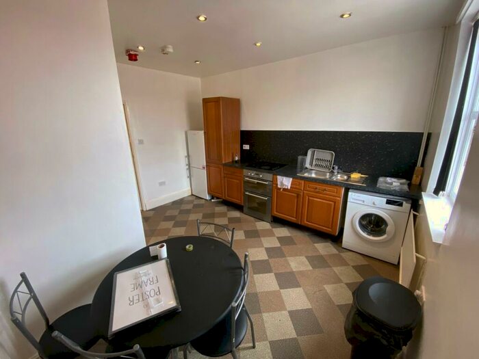 2 Bedroom Apartment To Rent In Alfreton Road, Nottingham, NG7