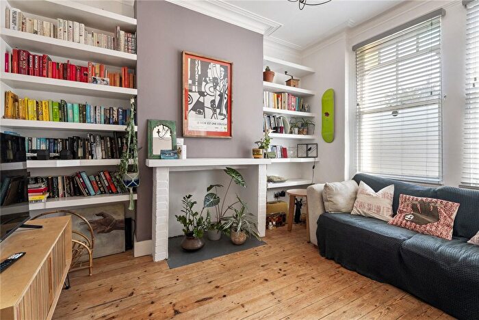 2 Bedroom Flat To Rent In Kingswood Road, Clapham Park, SW2