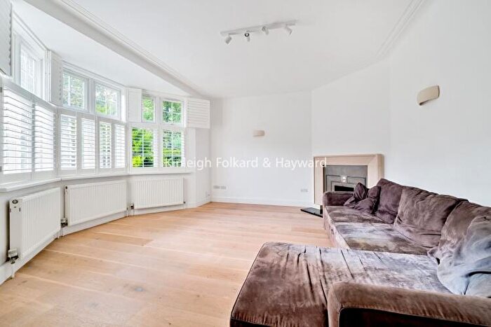 4 Bedroom House To Rent In Fitzwarren Gardens London, N19