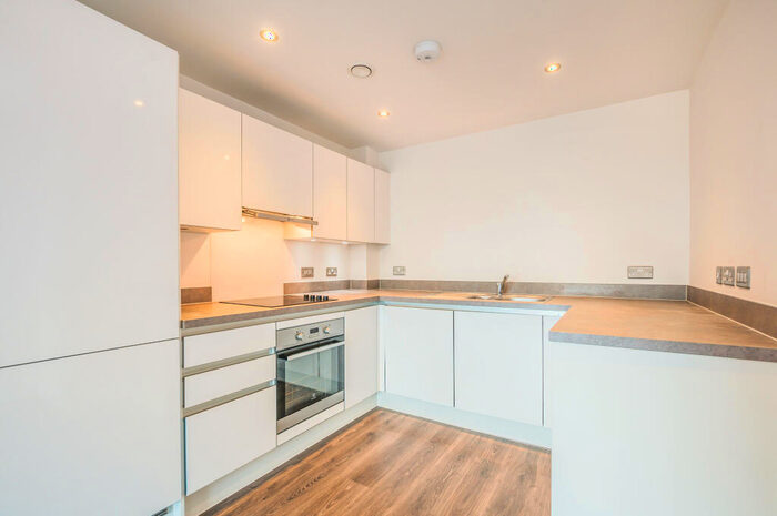 1 Bedroom Apartment To Rent In Trent House, SL6