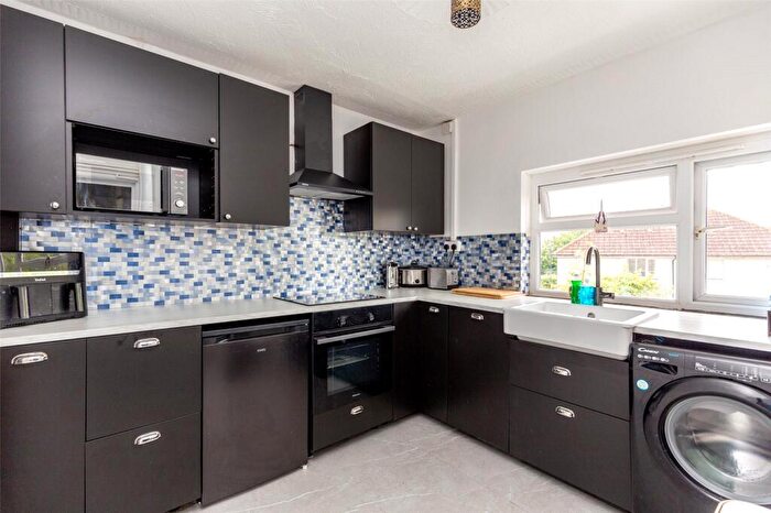 2 Bedroom Apartment For Sale In Mardale Close, Bristol, BS10