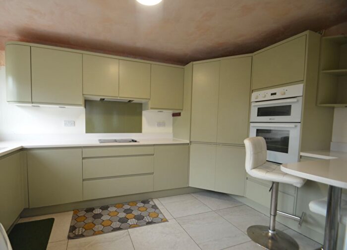 3 Bedroom Detached House To Rent In Newhaven Crescent, Ashford, TW15