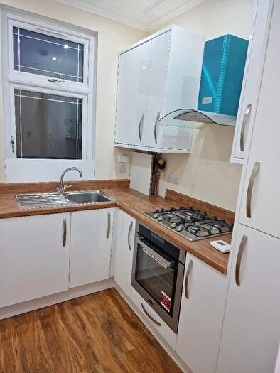 2 Bedroom Flat To Rent In Mafeking Avenue, Newbury Park, Ilford, IG2
