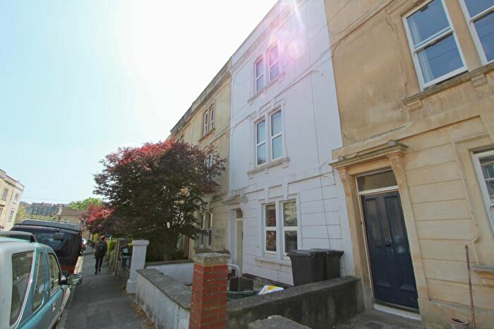 4 Bedroom Flat To Rent In Brighton Road, Bristol, BS6