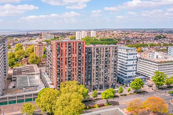 2 Bedroom Flat For Sale In Victoria Avenue, Southend-On-Sea, SS2
