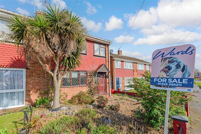 3 Bedroom Semi Detached House For Sale In Station Road, Greenhithe, Kent, DA9