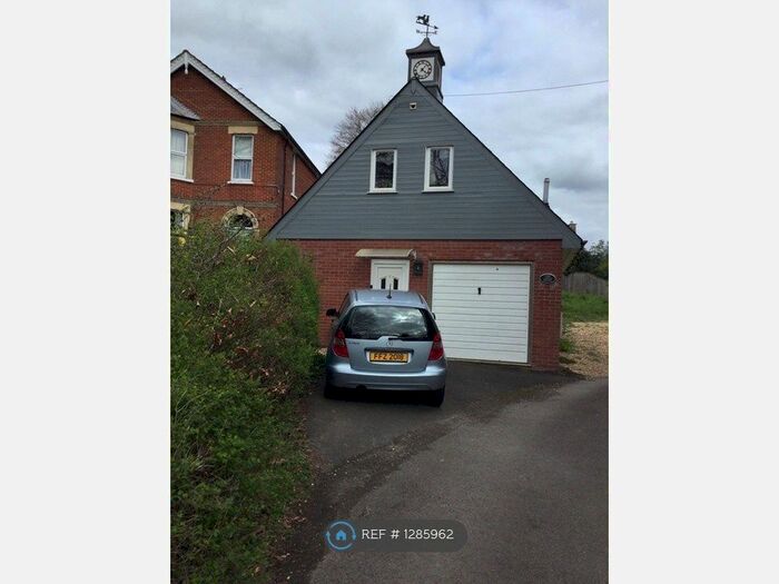 3 Bedroom Detached House To Rent In Castle Road, Salisbury, SP1