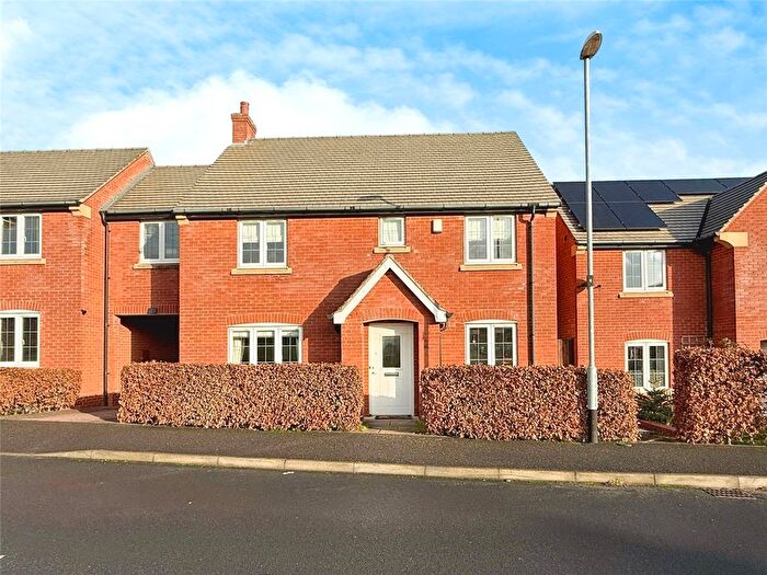 4 Bedroom Link Detached House For Sale In Knox Road, Loughborough, Leicestershire, LE11