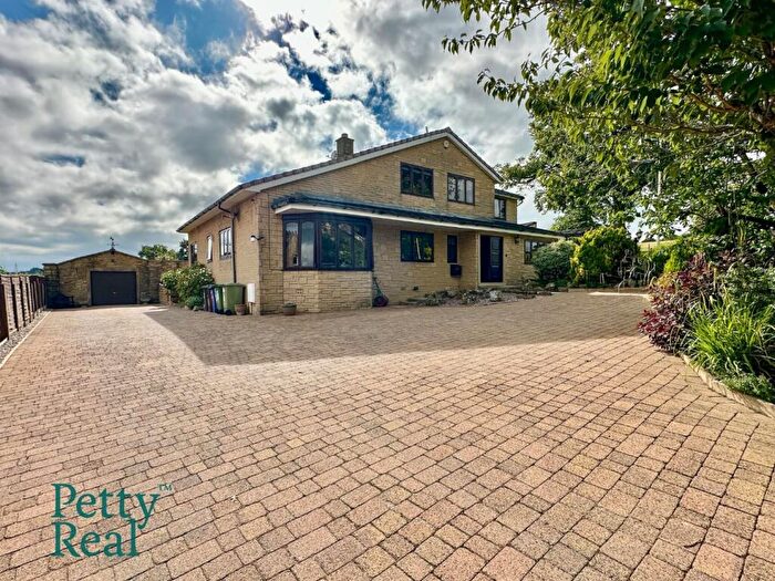 4 Bedroom Detached House For Sale In Appleby Drive, Barrowford, BB9