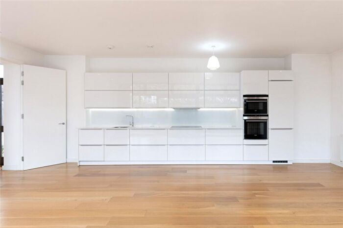 2 Bedroom Apartment For Sale In Cabanel Place, Lambeth, London, SE11 - Photo 5