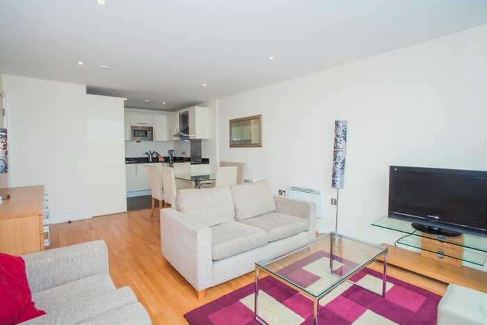 2 Bedroom Flat To Rent In Drayton Park, London, N5