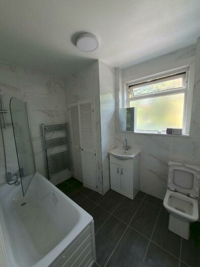 2 Bedroom Maisonette To Rent In Spencer Avenue, London, N13