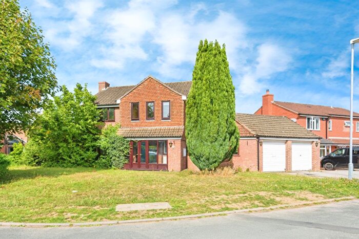 4 Bedroom Detached House For Sale In Turnberry, Tamworth, B77