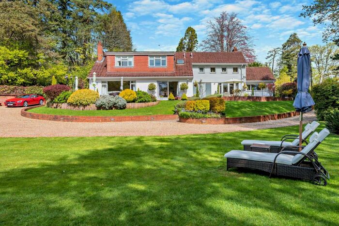 4 Bedroom Detached House For Sale In Oak Drive, Alderbury, Salisbury, Wiltshire, SP5