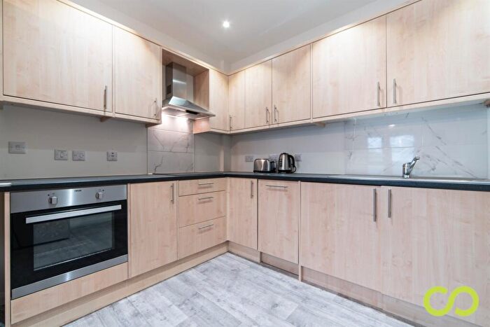 1 Bedroom Flat To Rent In Carlton House, High Road, Seven Kings, IG1