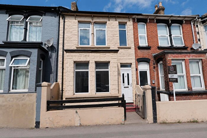 3 Bedroom Terraced House To Rent In Windmill Road, Gillingham, ME7
