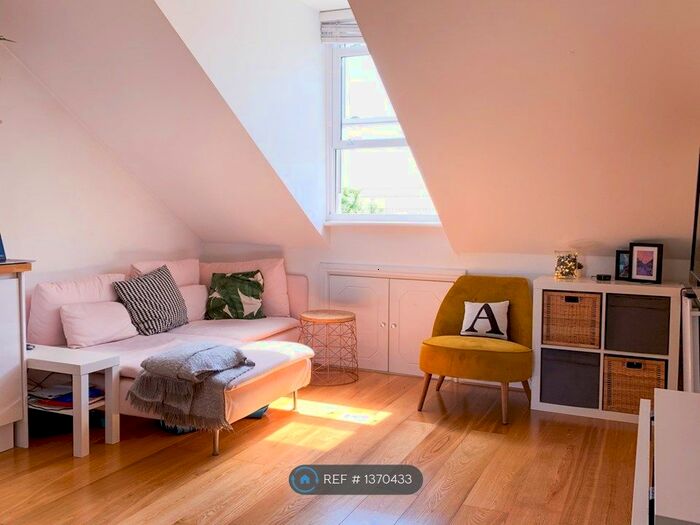 1 Bedroom Flat To Rent In Pitlochry House, London, SE27