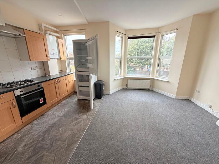 1 Bedroom Flat To Rent In Norfolk Road, Ilford, IG3