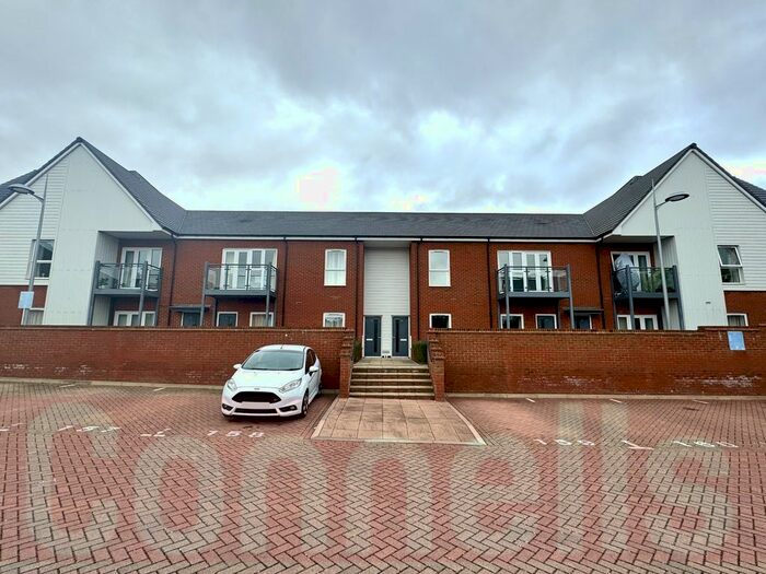 1 Bedroom Flat To Rent In Turnpike Lane, Faygate, Horsham, RH12