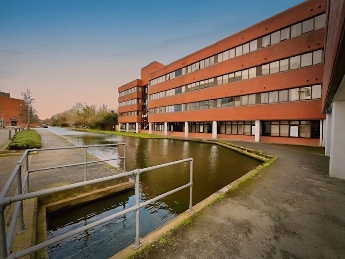 1 Bedroom Flat For Sale In Walton Street, Aylesbury, HP21