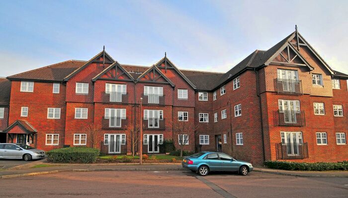 2 Bedroom Flat To Rent In Sandown Court, Worth, Crawley, RH10