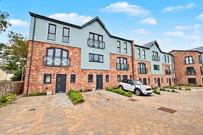 4 Bedroom Terraced House For Sale In Weymouth, DT4