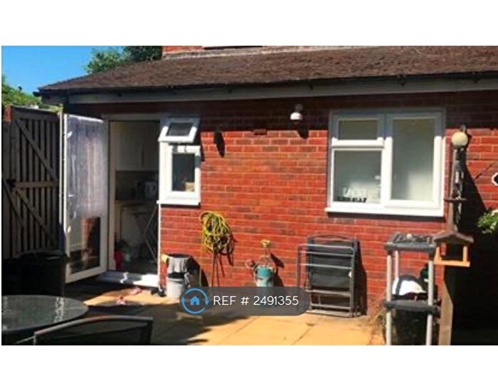 1 Bedroom Maisonette To Rent In Waller Avenue, Luton, LU4